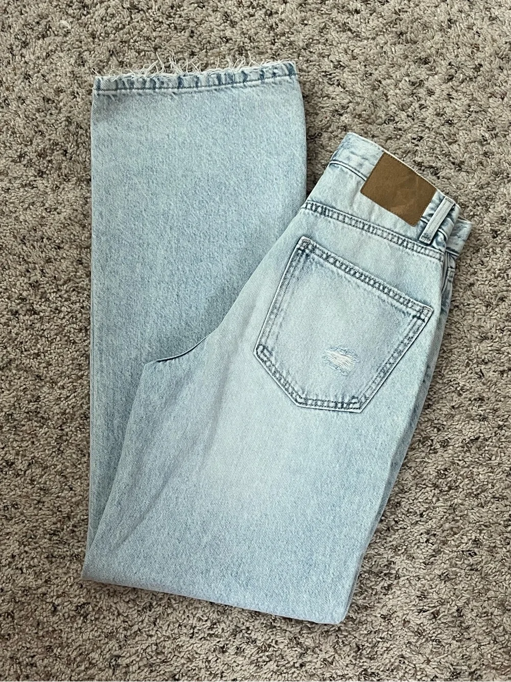 Cotton On Women’s Light Wash Loose Straight Jeans Size 2 Like New